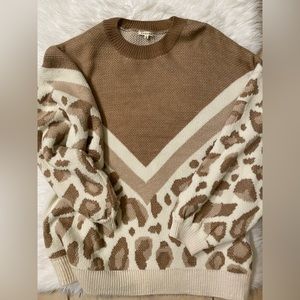 JODIFL oversized LEOPARD🤍🤎sweater! size Large, perfect with leggings! worn 1!